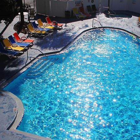 Ramada By Wyndham Kissimmee Downtown Hotel エクステリア 写真