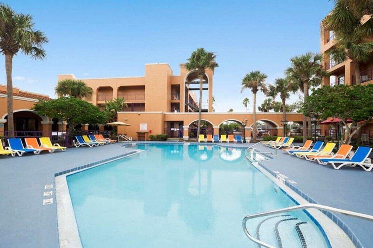 Ramada By Wyndham Kissimmee Downtown Hotel エクステリア 写真