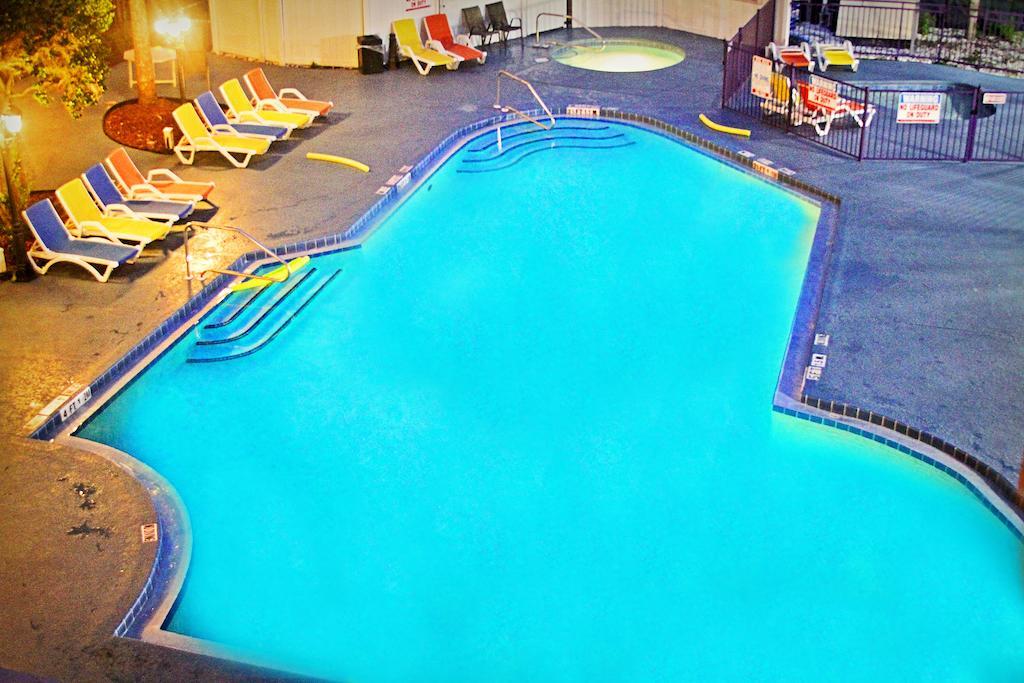 Ramada By Wyndham Kissimmee Downtown Hotel エクステリア 写真