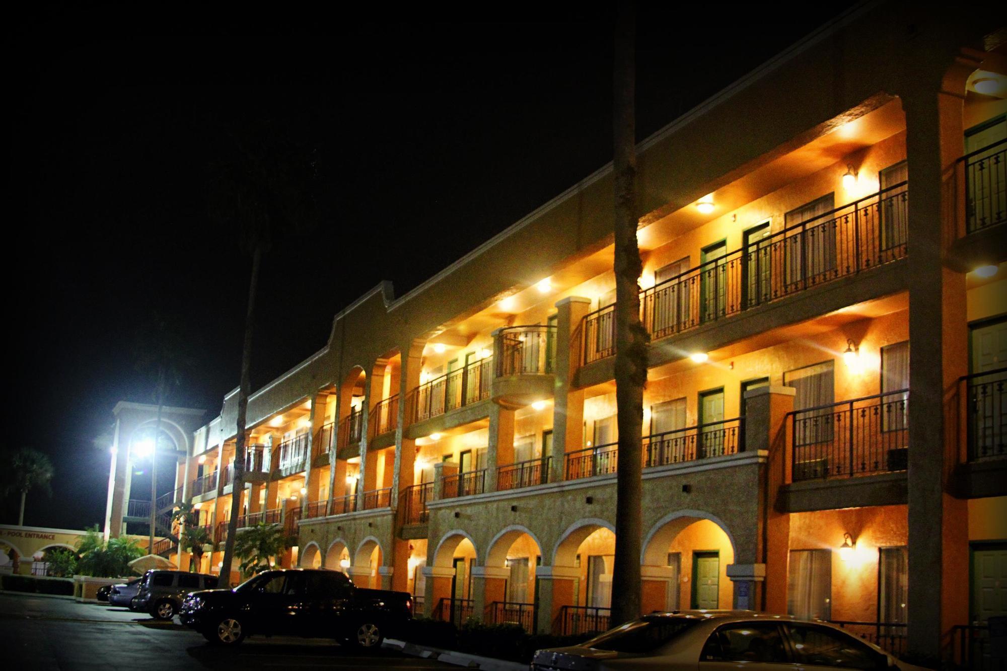 Ramada By Wyndham Kissimmee Downtown Hotel エクステリア 写真