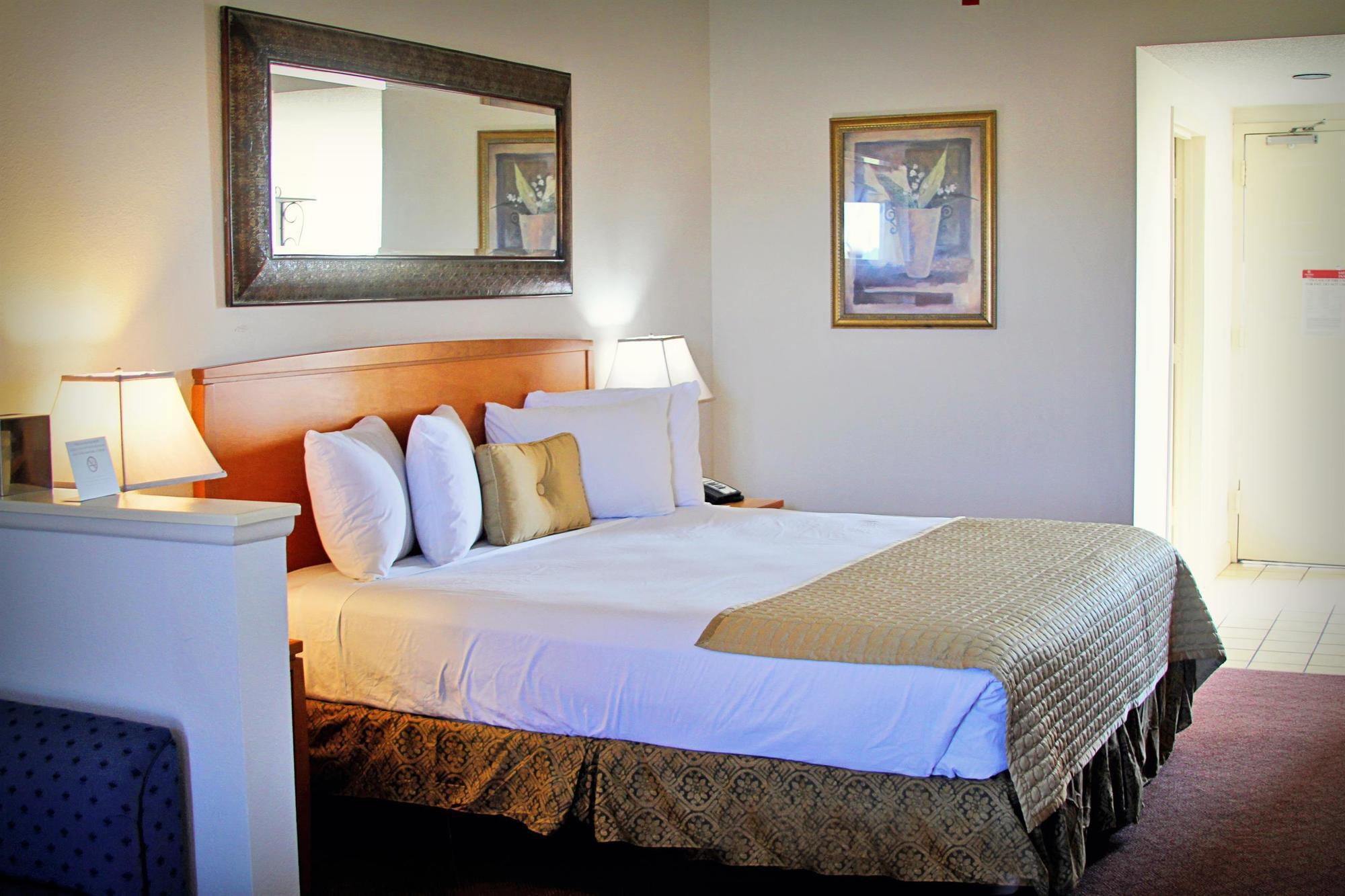 Ramada By Wyndham Kissimmee Downtown Hotel エクステリア 写真