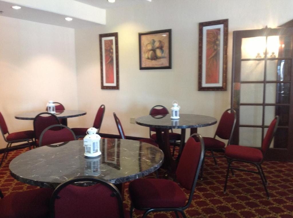 Ramada By Wyndham Kissimmee Downtown Hotel エクステリア 写真