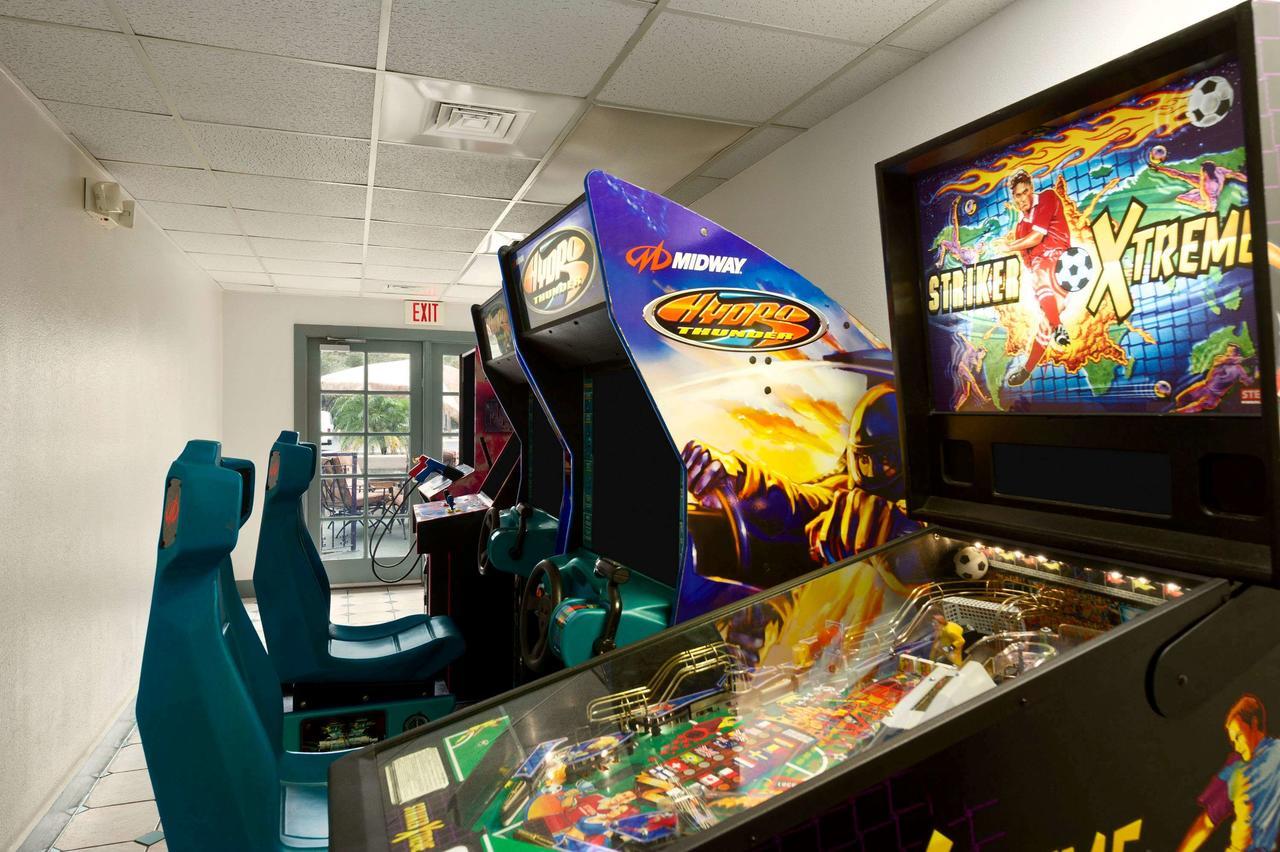 Ramada By Wyndham Kissimmee Downtown Hotel エクステリア 写真