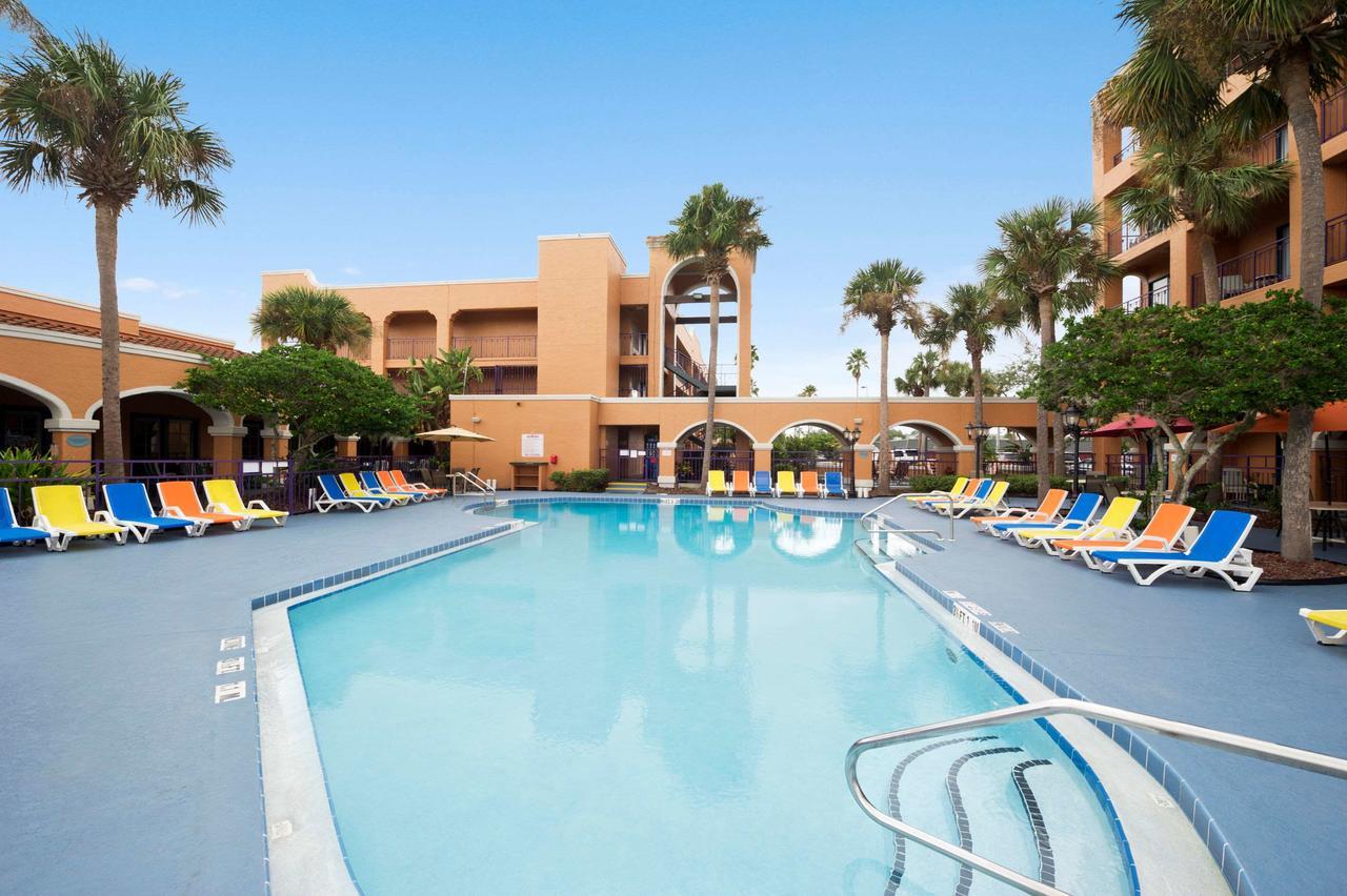 Ramada By Wyndham Kissimmee Downtown Hotel エクステリア 写真