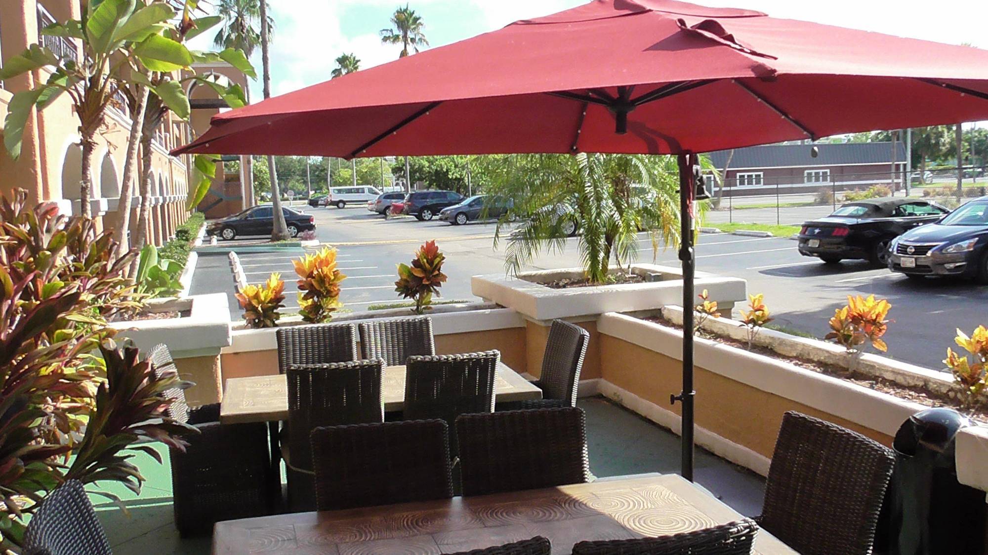 Ramada By Wyndham Kissimmee Downtown Hotel エクステリア 写真